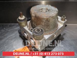 Mazda 323 ABS Pumpe O337191 foto 3