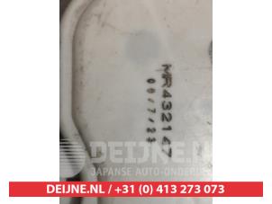 Mitsubishi Pajero Türschlossmechanik 4-türig links hinten O280351 foto 2