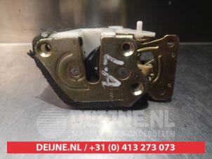Mitsubishi Pajero Türschlossmechanik 4-türig links hinten O280351 foto 4