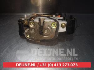 Mitsubishi Colt Türschlossmechanik 4-türig rechts hinten O281659 foto 3