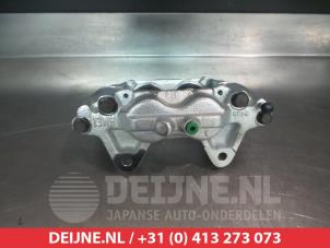 Toyota Landcruiser Remklauw (Tang) links-voor O13022 foto 2