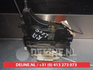 Mitsubishi L200 Türschlossmechanik 4-türig rechts hinten O281674 foto 2