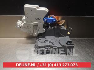 Nissan X-Trail Door lock mechanism 4-door, front left O279510 photo 2
