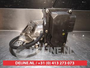 Toyota Yaris Throttle body O356390 photo 4
