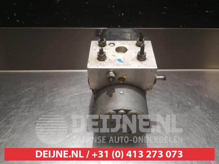 ABS Pomp van een Nissan King Cab/Pickup 4x4 (D22) 2.5 TDI 16V 2009