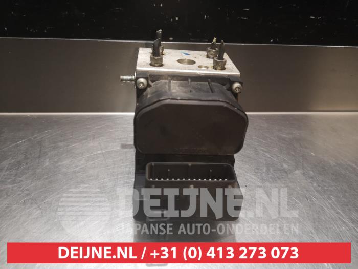 ABS Pomp van een Nissan King Cab/Pickup 4x4 (D22) 2.5 TDI 16V 2009