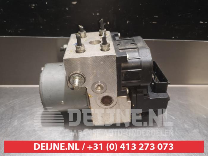 ABS Pomp van een Nissan King Cab/Pickup 4x4 (D22) 2.5 TDI 16V 2009