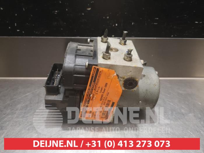 ABS Pomp van een Nissan King Cab/Pickup 4x4 (D22) 2.5 TDI 16V 2009