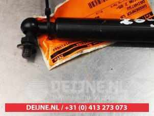 Daihatsu Sirion Gasdemper links-achter O294272 foto 2