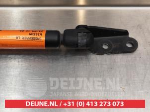 Nissan Micra Gasdemper links-achter O293767 foto 3