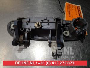 Mazda 323 Türgriff 4-türig links vorne O277224 foto 2