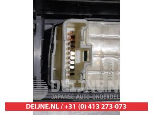 Daihatsu Cuore Combischakelaar ramen O312242 foto 4