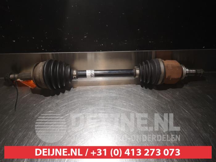 Toyota Yaris Aandrijfas links-voor O318644