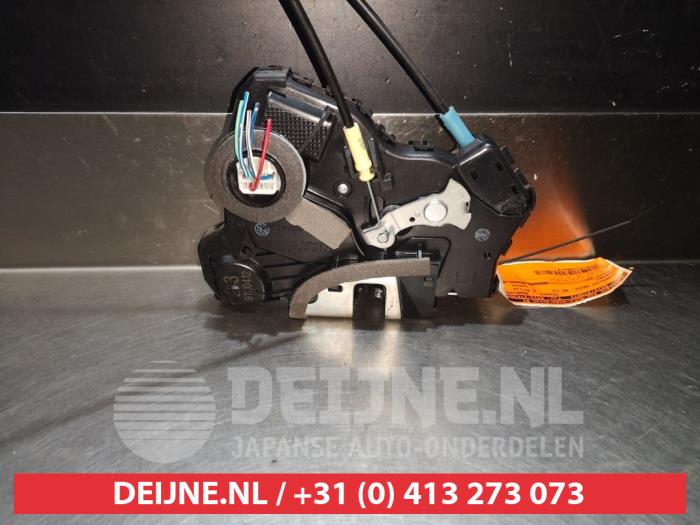 Subaru Justy Deurslot Mechaniek 4Deurs links-voor O279540