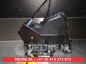 Subaru Justy Door lock mechanism 4-door, front left O279540 photo 2