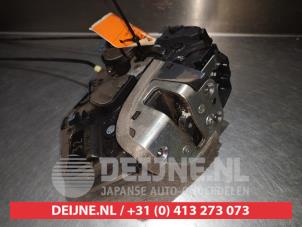 Subaru Justy Deurslot Mechaniek 4Deurs links-achter O280174 foto 3