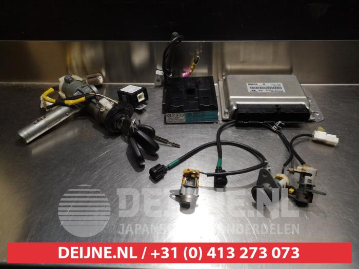 Hyundai Trajet Slotenset Cilinder (compleet) O277897
