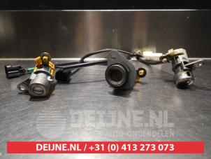 Hyundai Trajet Slotenset Cilinder (compleet) O277897 foto 2