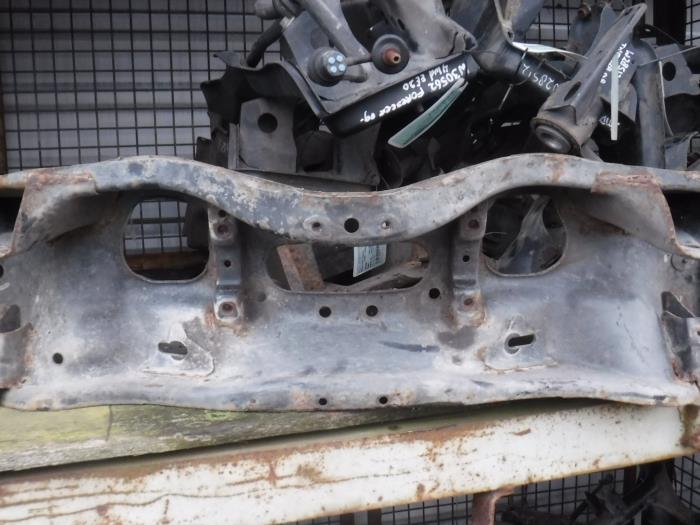Subframe van een Subaru Impreza I (GC) 2.0i Turbo GT 16V 4x4 2000