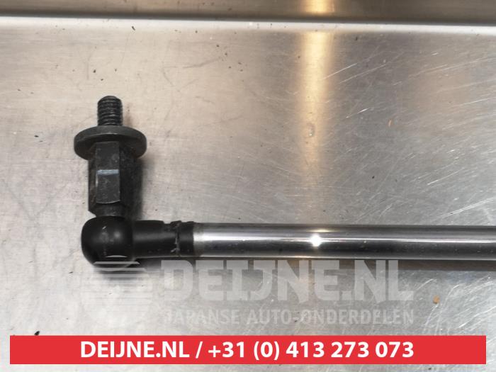 Mitsubishi Grandis Gasdämpfer links hinten O294156
