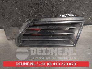 Gebruikte Grille Mitsubishi Carisma 1.6i 16V Prijs € 25,00 Margeregeling aangeboden door V.Deijne Jap.Auto-onderdelen BV