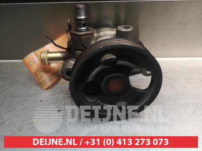 Gebruikte Pomp Servo Mitsubishi Galant (EA/EC) 2.0 TD Prijs € 25,00 Margeregeling aangeboden door V.Deijne Jap.Auto-onderdelen BV