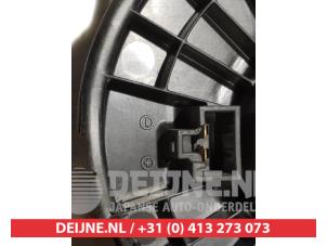 Daihatsu Sirion Kachel Ventilatiemotor O367309 foto 3