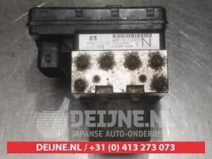Toyota Corolla ABS pump O338456 photo 4