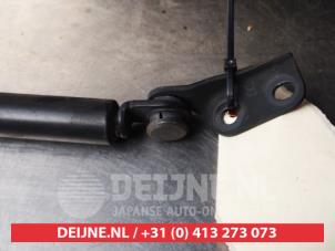 Daihatsu Trevis Gasdemper rechts-achter O295312 foto 3