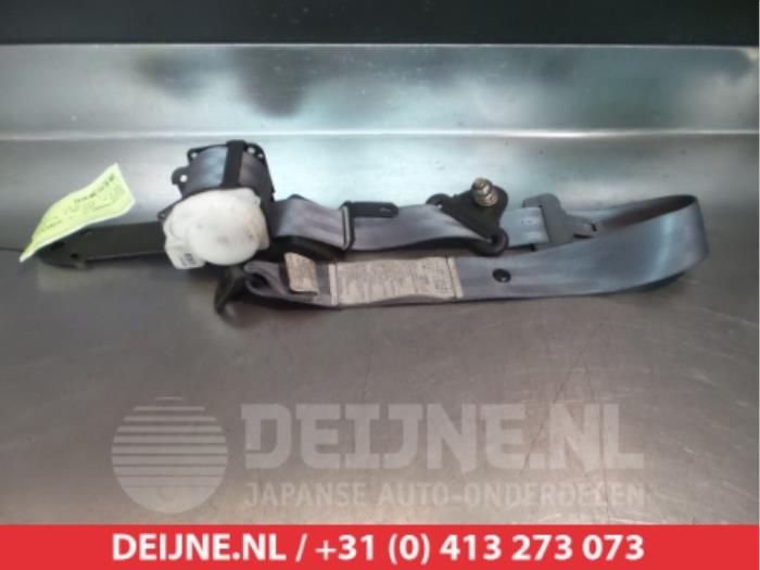 Daihatsu Young RV Rear seatbelt, left O315777