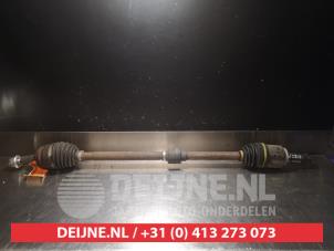 Gebruikte Aandrijfas rechts-voor Mitsubishi Lancer Sportback (CX) 1.8 MIVEC 16V Prijs € 50,00 Margeregeling aangeboden door V.Deijne Jap.Auto-onderdelen BV
