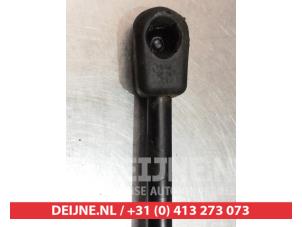 Ssang Yong Kyron Gasdemper rechts-achter O295093 foto 3