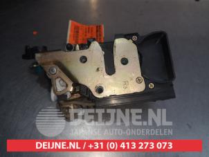 Daewoo Tacuma Deurslot Mechaniek 4Deurs rechts-achter O281605 foto 3