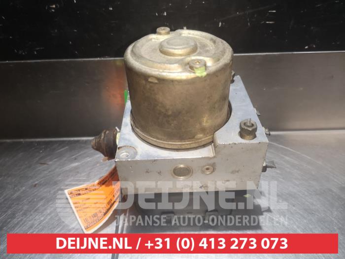 Gebruikte ABS Pomp Mazda Premacy 1.8 16V Exclusive HP Prijs € 50,00 Margeregeling aangeboden door V.Deijne Jap.Auto-onderdelen BV