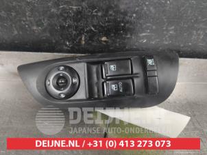 Gebruikte Schakelblok ruiten Hyundai Coupe 1.6 16V Prijs € 35,00 Margeregeling aangeboden door V.Deijne Jap.Auto-onderdelen BV