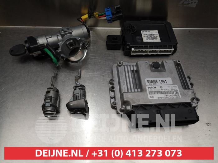 Gebruikte Computer Motormanagement Kia Carens III (FG) 1.6 CRDi 16V Prijs € 125,00 Margeregeling aangeboden door V.Deijne Jap.Auto-onderdelen BV