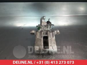 Nissan Primera Remklauw (Tang) rechts-achter O4324 foto 3