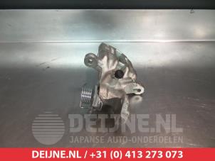 Nissan Primera Remklauw (Tang) rechts-achter O4324 foto 4