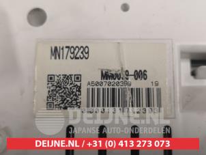 Mitsubishi L200 Odometer KM O304817 photo 3