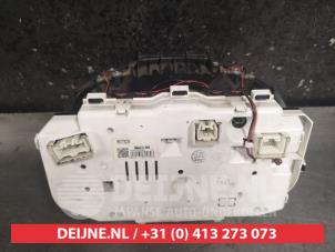 Mitsubishi L200 Odometer KM O304817 photo 2
