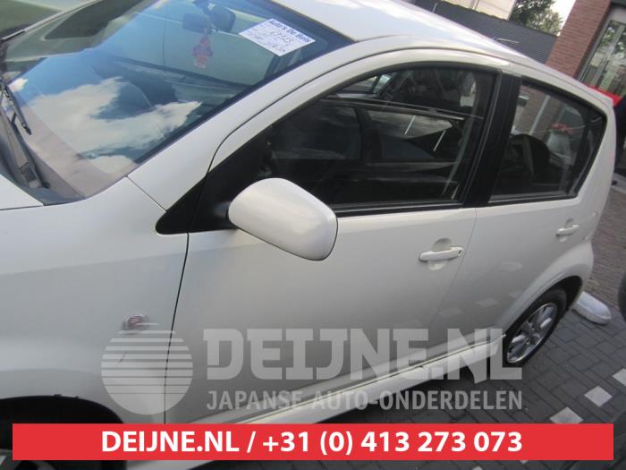 Daihatsu Sirion Portier 4Deurs links-achter O285598