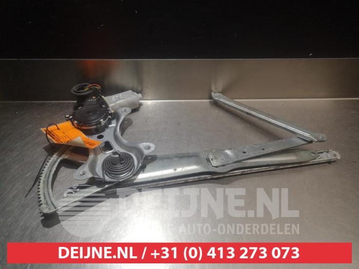 Toyota Avensis Verso Fenstermechanik 4-türig rechts vorne O277123