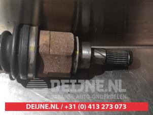 Nissan Qashqai Aandrijfas links-achter O374811 foto 3