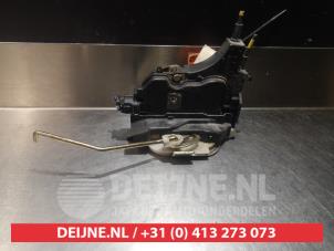 Mitsubishi L200 Deurslot Mechaniek 4Deurs links-achter O280358 foto 2