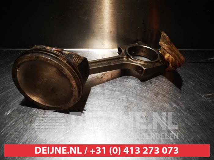 Gebruikte Zuiger Mazda MPV (LW19/69) 2.3 16V Prijs € 50,00 Margeregeling aangeboden door V.Deijne Jap.Auto-onderdelen BV