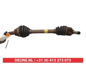 Gebruikte Homokineetas links-voor Mazda 2 (NB/NC/ND/NE) 1.25 16V Prijs € 35,00 Margeregeling aangeboden door V.Deijne Jap.Auto-onderdelen BV