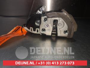 Toyota Prius Deurslot Mechaniek 4Deurs links-achter O280566 foto 2