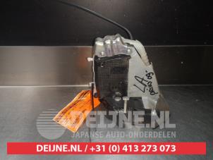 Toyota Prius Deurslot Mechaniek 4Deurs links-achter O280566 foto 3