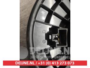 Daihatsu Materia Kachel Ventilatiemotor O367327 foto 3