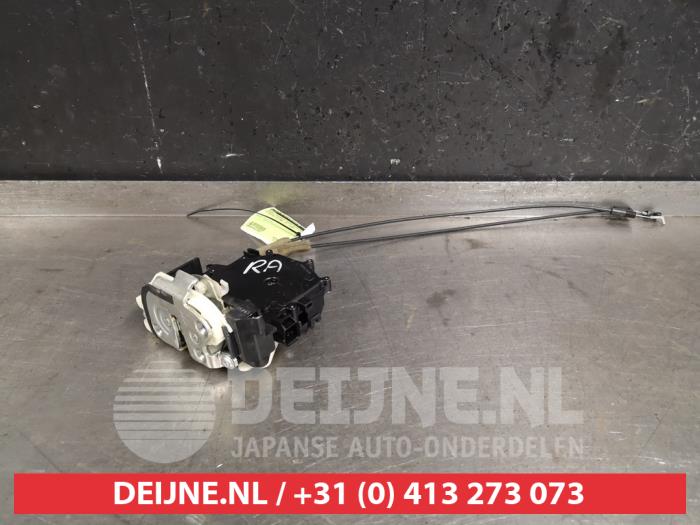 Mitsubishi Outlander Türschlossmechanik 4-türig rechts hinten O281652